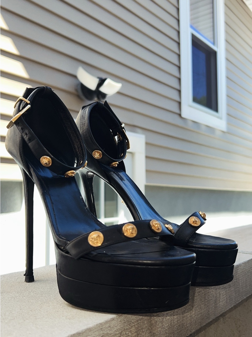 Versace Black Medusa Stud Icon Platform SS18 Tribute collection IT Size 40 US 10